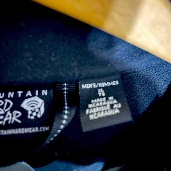 ✨Mountain Hardwear Black Performance Fleece✨ - Picture 4 of 8